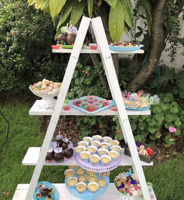 Escalera vintage para pasabocas